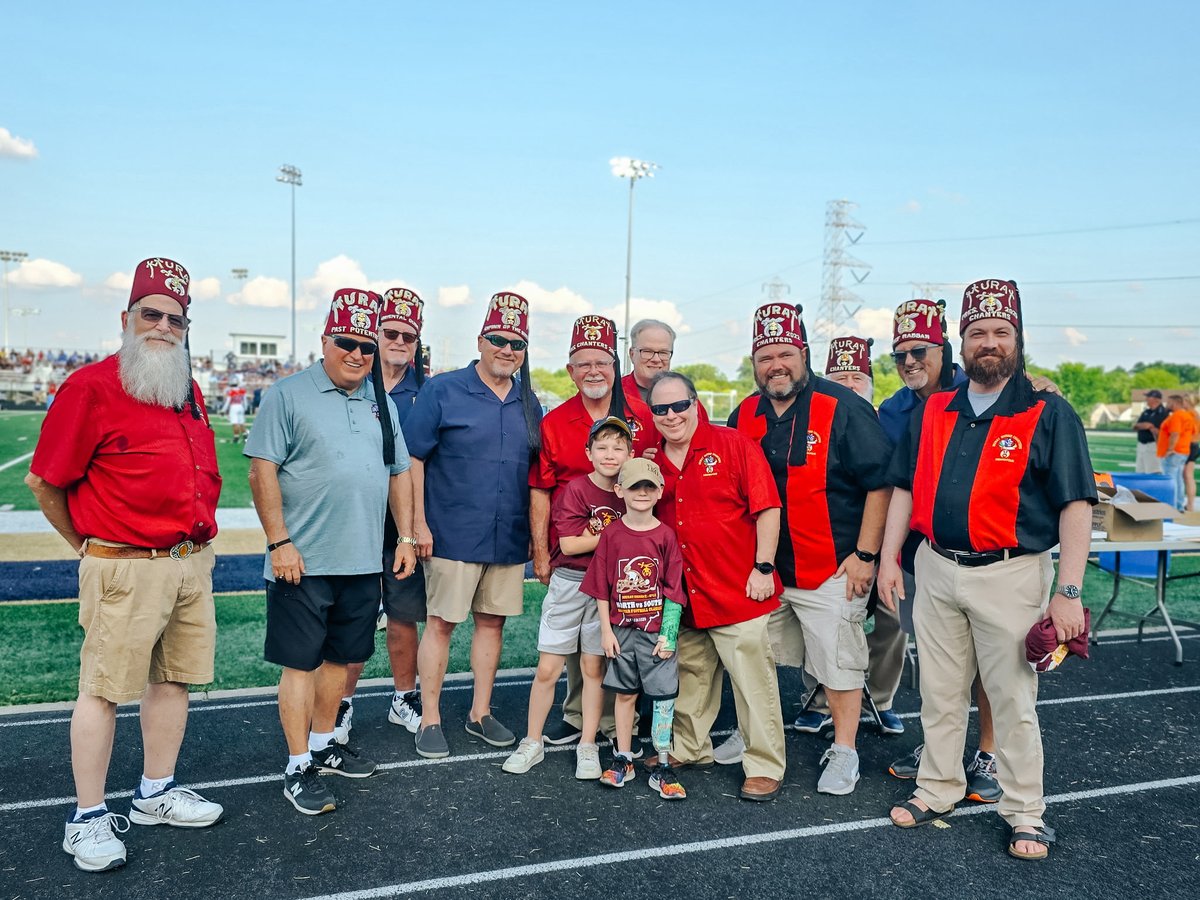 ShrinersLex's tweet image. We were so proud to have Arlo represent Shriners Children’s Lexington at the IFCA Murat Shrine North vs. South All-Star Football Game earlier this month!
His smile says it all 🏈💫