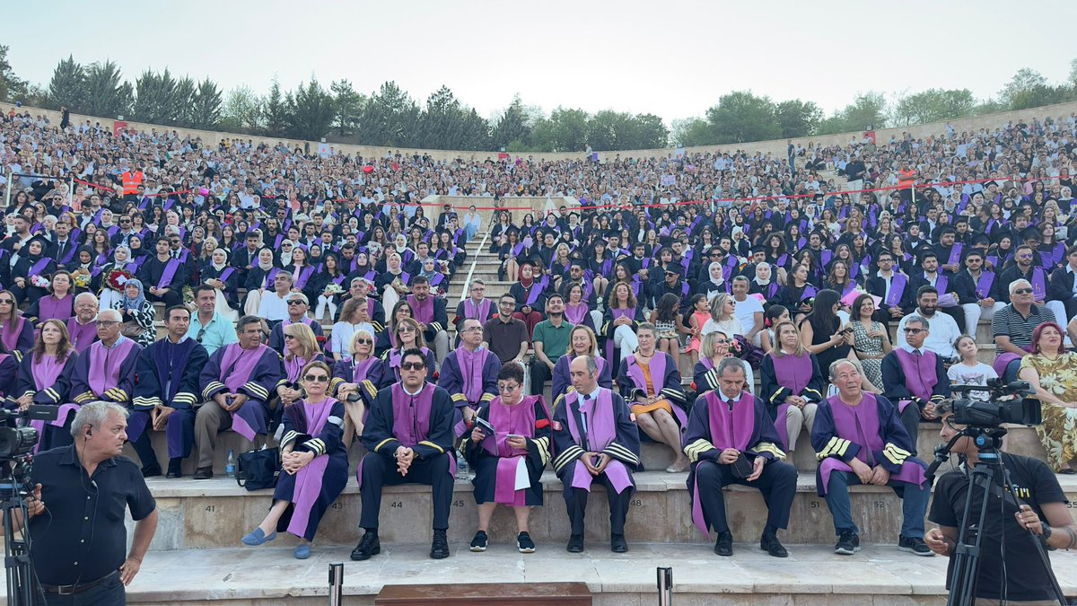 profsefikasule's tweet photo. 2025 yılı @HU_Egitim Mezuniyet Törenimizi her zaman olduğu gibi coşku ve neşeyle tamamladık.

Kıymetli mezunlarımız, sevgili ailelerimizi bir kez daha yürekten kutluyorum…Sizlerle gurur duyuyorum yolunuz ve bahtınız açık olsun. 

https://t.co/eatVpyEp7e

@Hacettepe1967 https://t.co/tjCnoxzsNx