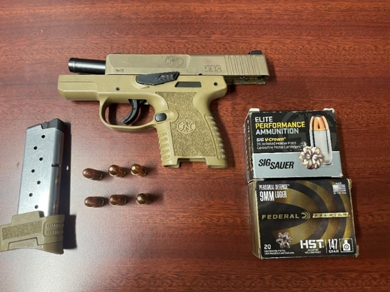 MDSP's tweet image. #NewsAlert @mdsp arrest a Baltimore City man following two separate reported armed road-rage incidents in Baltimore County, and for assaulting investigators attempting to effectuate a lawful arrest. Read more: shorturl.at/axZgD