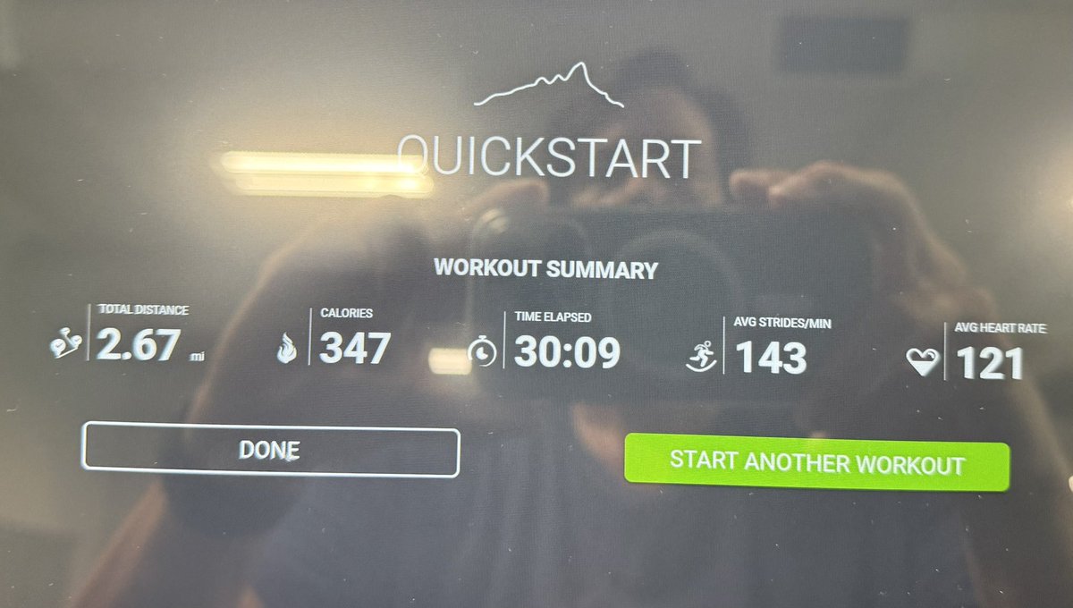 nogooddeed2's tweet image. 30 mins elliptical
RDLs
Hamstring curls
Leg extensions
Ab/Ads