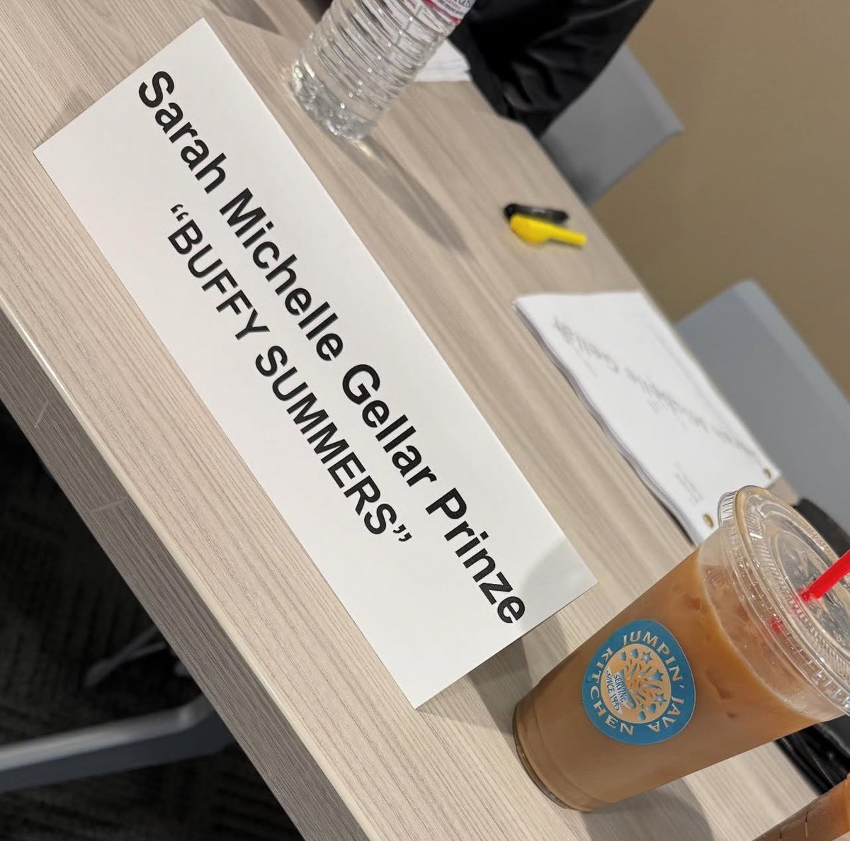 OneTakeNews's tweet image. The first table read for the ‘BUFFY THE VAMPIRE SLAYER’ has happened.
(📸 sarahmgellar | IG)