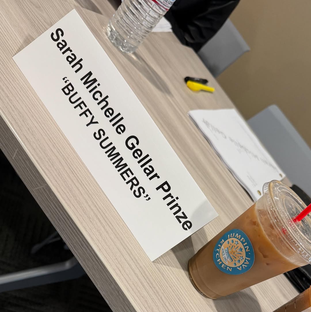 NexusPointNews's tweet image. The script reading for the 'BUFFY THE VAMPIRE SLAYER' revival has begun.
(Via sarahmgellar | IG)