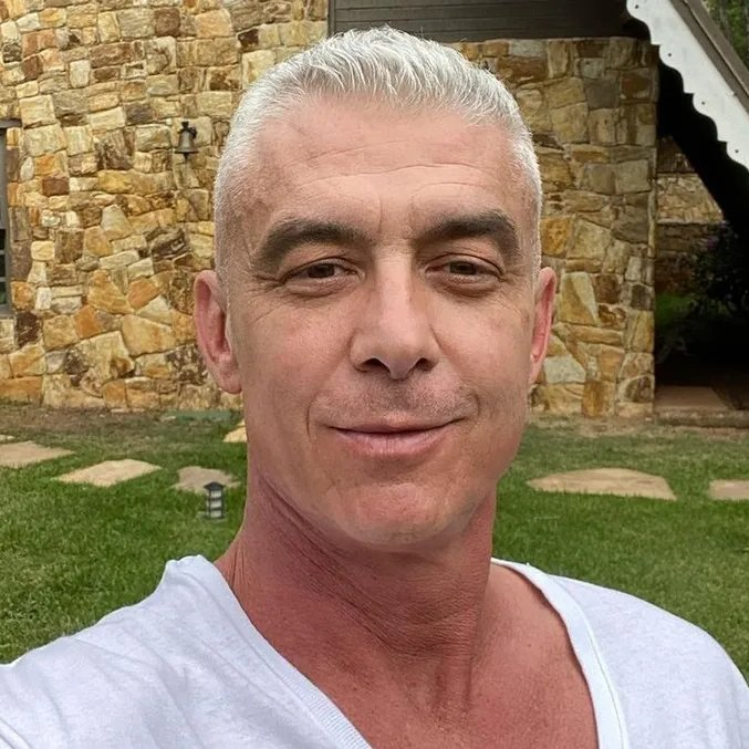 siteptbr's tweet image. Alexandre Correa foi condenado a um ano de PRISÃO por agredir Ana Hickmann.