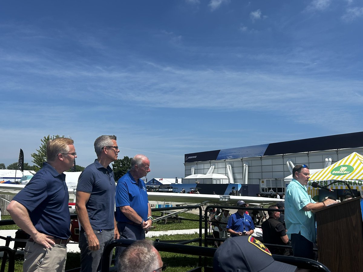 MRobbinsAUVSI's tweet image. Motivating to have @SecDuffy @FAA_Chris & Chairman @RepSamGraves announce the MOSAIC rule is now live at @EAA AirVenture! Appreciate the strong leadership from @USDOT & @FAANews leaders & staff. The drone BVLOS rule is next! #OSH25