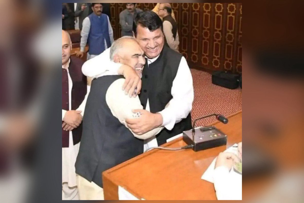 Samrina Hashmi (@samrinahashmi) on Twitter photo 🥸🥸 بڑی جھپیّاں ڈالی جارہی ہیں۔
باقی سب تو بعد میں کسی لالچ کسی دباؤ کسی بلیک میلنگ کے تحت غدار ہوئے ۔ #اسد_قیصر نے اس دن دھوکا دیا تھا جس دن #عدم_اعتماد پر ووٹنگ ہونی تھی۔
<a href="/AsadQaiserPTI/">Asad Qaiser</a> 🥸🥸 بڑی جھپیّاں ڈالی جارہی ہیں۔
باقی سب تو بعد میں کسی لالچ کسی دباؤ کسی بلیک میلنگ کے تحت غدار ہوئے ۔ #اسد_قیصر نے اس دن دھوکا دیا تھا جس دن #عدم_اعتماد پر ووٹنگ ہونی تھی۔
<a href="/AsadQaiserPTI/">Asad Qaiser</a>