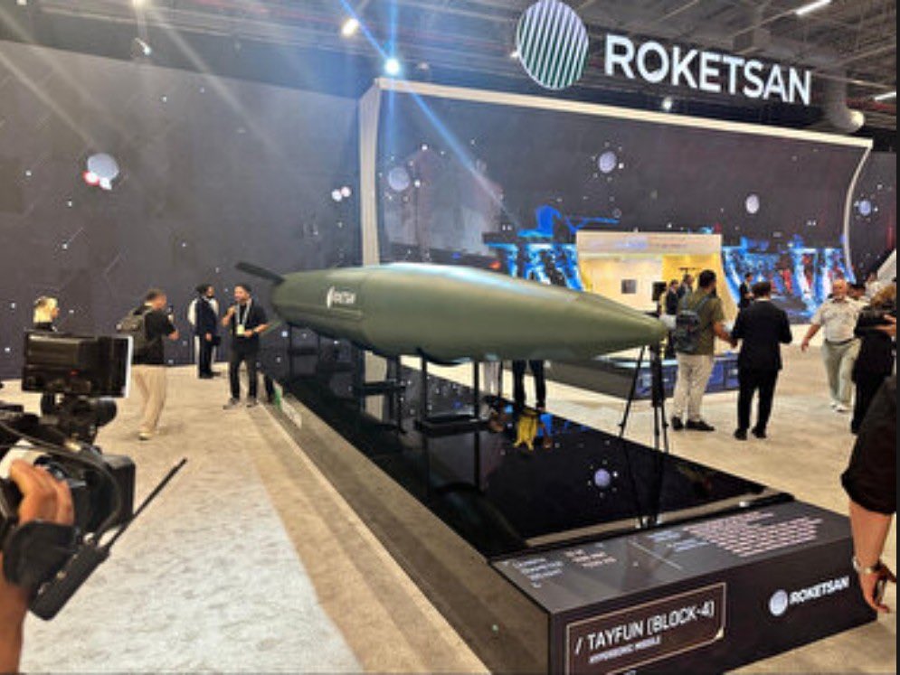 Bu mesel ile bulur cümle düvel fevz-ü felâh;
Hazır ol cenge eğer ister isen sulh-ü salâh."
(Bütün devletler başarı ve kurtuluşu şu deyim ile bulur:
Barış ve huzur istiyorsan savaşa hazır olmalısın.)

 #TayfunBlok4