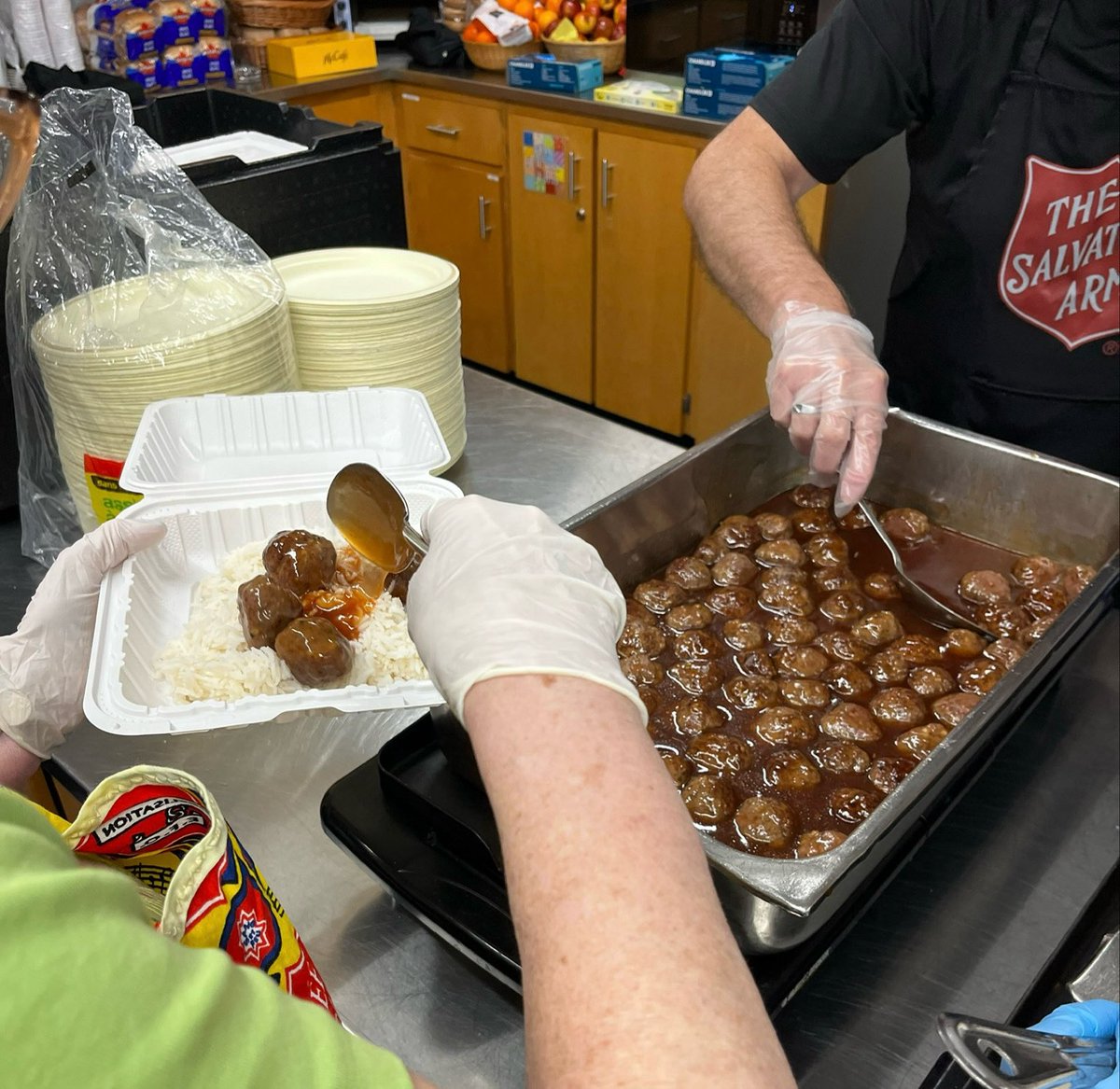 Fueling hope, one meal at a time. 🍲 Our EDS volunteers are busy ensuring warm, nutritious meals reach those affected by the Musgrave Harbour Wildfire. It's more than food; it's comfort. 
 
Thank you to our volunteers. ❤️ 
#SalvationArmy #EmergencyDisasterServices