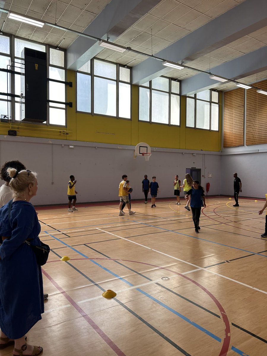 ACORDEBARD's tweet image. Au cœur de la Grange-aux-Belles, dans les centres de loisir, au jardin du Chalet… : de nombreuses activités sportives et culturelles attendent petits et grands tout l’été dans le 10e ! ⤵️
mairie10.paris.fr/pages/le-10e-c…