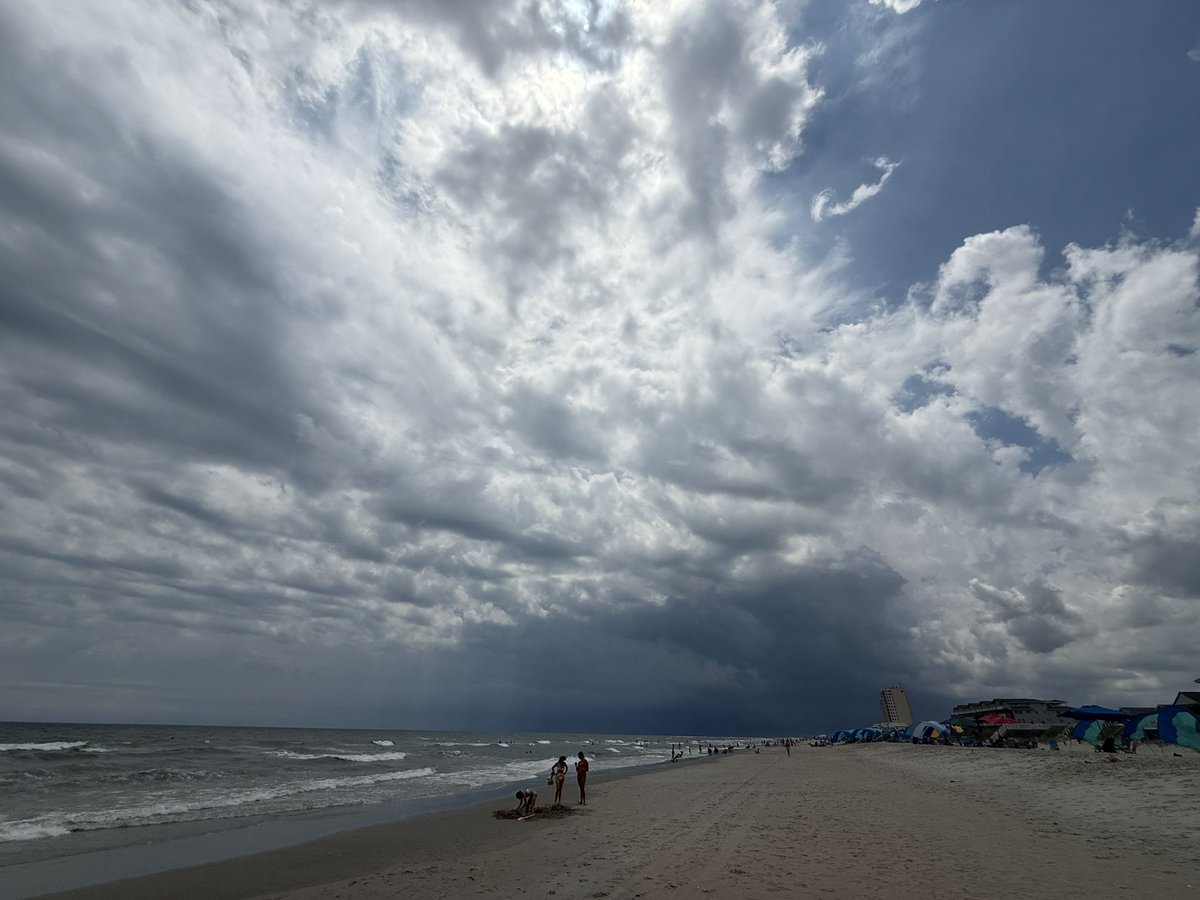 jedwhitley's tweet image. rain rain, go away

📍Ocean Isle Beach, #NCwx