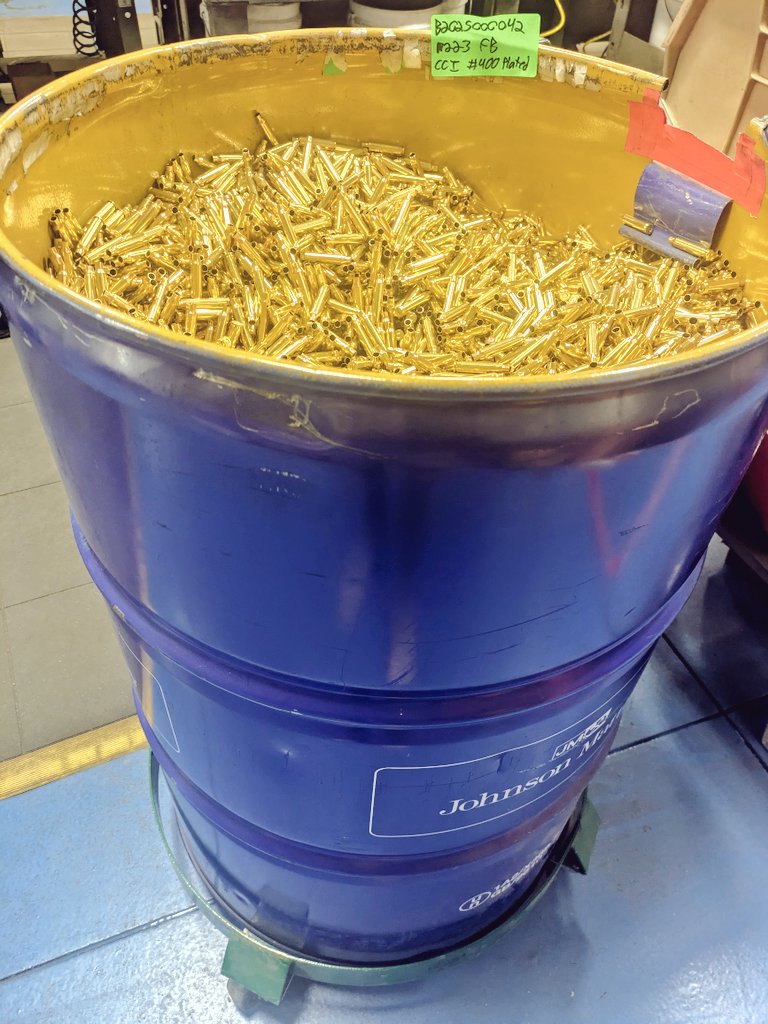 FenixAmmunition's tweet image. There's just something magical about measuring your production output in "barrels per day".
Makes me wanna get into the oil business.