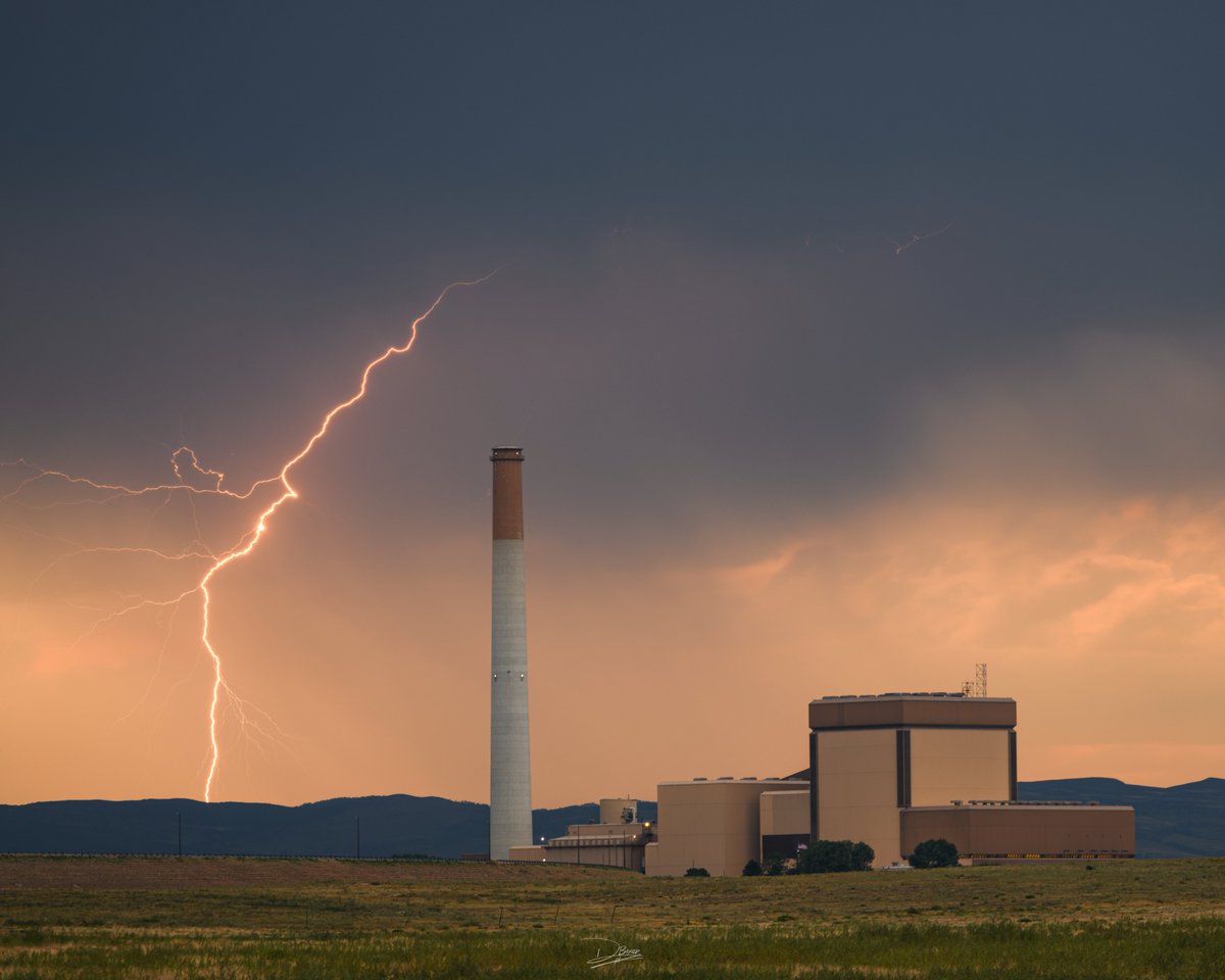 ColoradoWXNut's tweet image. Colorado Monsoon has been in full swing this week. Two days back to back of great bolts!
#cowx #Colorado #Monsoon2025 @NWSBoulder