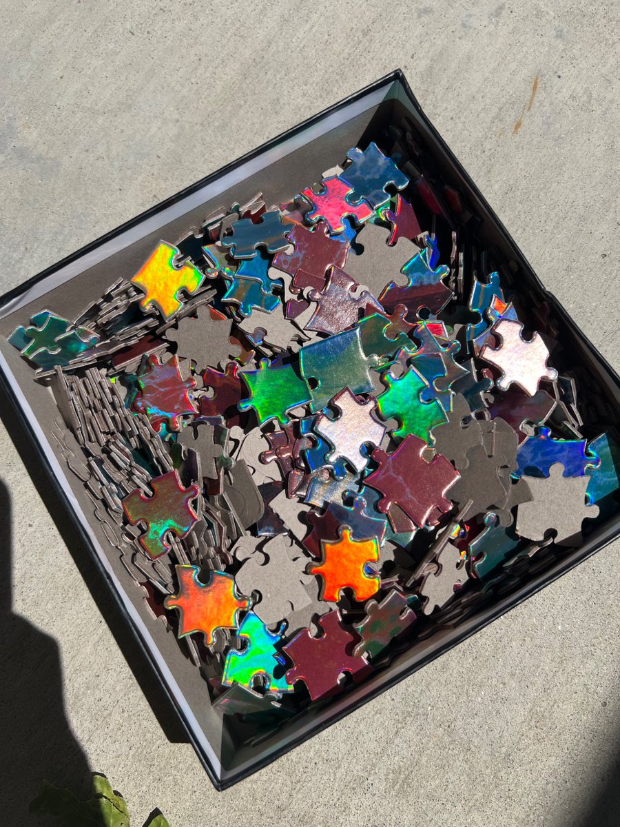 MichelleBe21575's tweet image. A puzzle 🧩
I got at yard sale. It’s a foil one. I thought it was unique, It’s called Radiance!