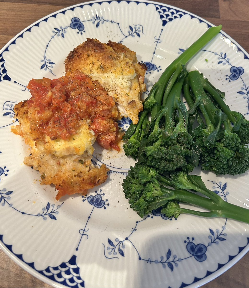 Suffolklord's tweet image. Anyway. That’s enough for me.
Chicken Parmigiana and Broccoli spears.
