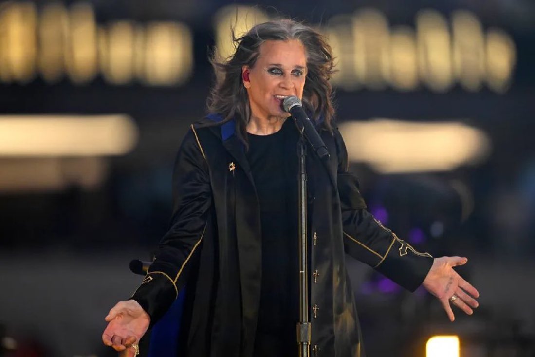 luscas's tweet image. não acredito que o ozzy osbourne faleceu esses dias mesmo tava fazendo o show de despedida