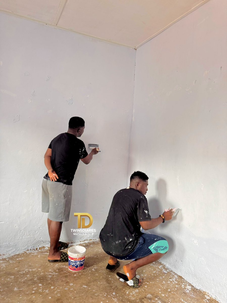 Twinsdiaries1's tweet image. W have taken it upon ourselves to paint the room for the Konongo Twins and their grandmother!!
The love for humanity!!