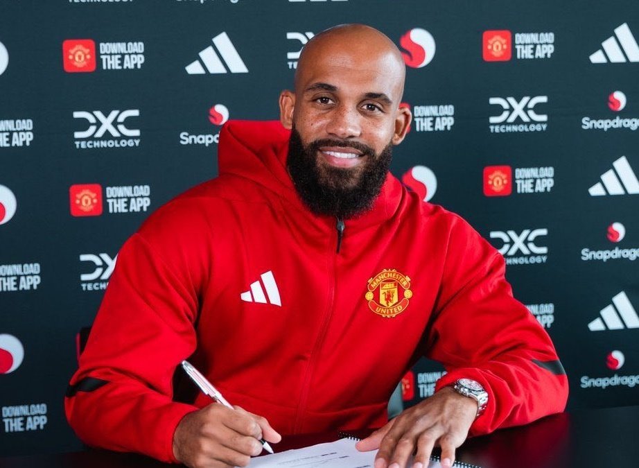AlternativeMUFC's tweet image. Am I getting carried away or am I keeping my feet firmly on the ground when I say that in a few years time, this beautiful bald and bearded bastard will be hailed as one of our best signings from the last 10-20 years?