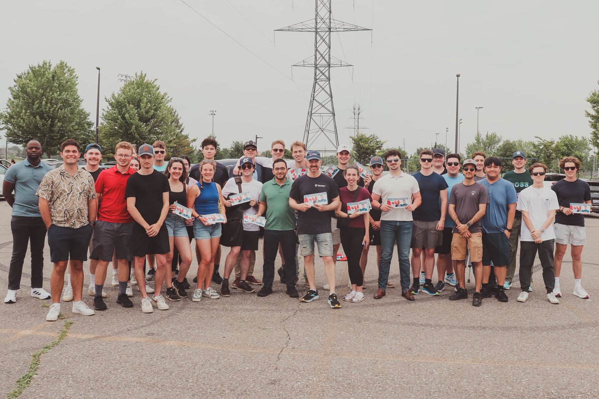 MikeGuglielmin's tweet image. Earlier this summer, the @CPC_HQ Intern Class of 2025 and our Vaughan–Woodbridge Conservative team knocked on over 3,500 doors.
It’s inspiring to see so many young people engaged in Canada’s Conservative movement.
The message at the doors was clear: residents want their…