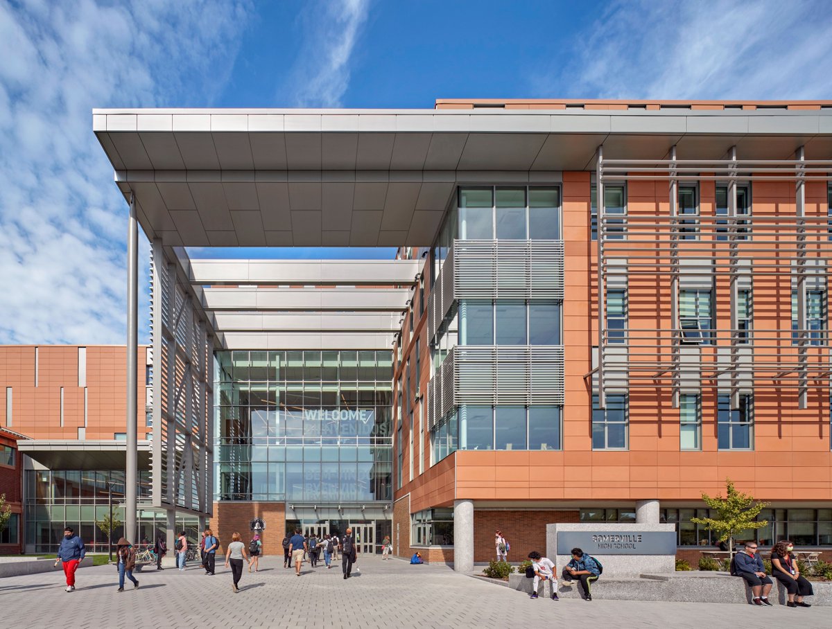 SuffolkBuilds's tweet image. Our Somerville High School project has recently achieved LEED Gold certification, recognizing the numerous sustainable elements integrated into the six-story building, including the building's enclosure, stormwater management system and pedestrian-centric design @SomervilleCity