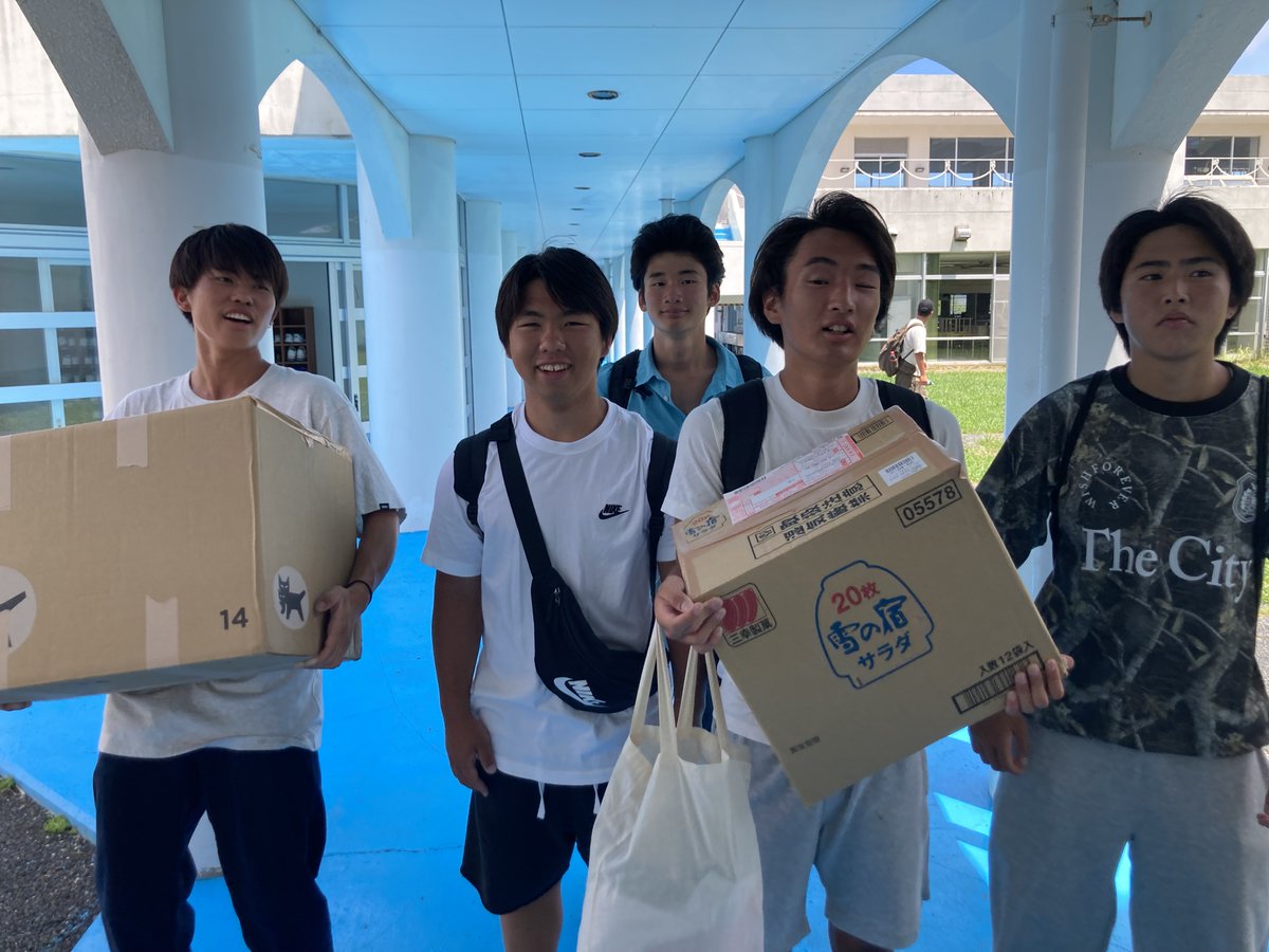 JMETS_tatekai's tweet image. 一週間の水泳訓練が終了し、真っ黒に日焼けした生徒達がまぶしかったです。待ちにまった夏季休暇がスタートしました。約1か月間の休みになりますが、有意義に過ごしてくださいね。
