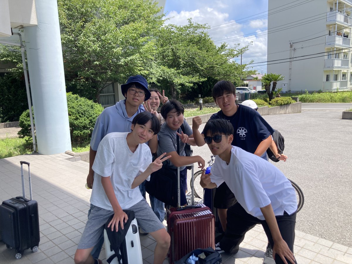 JMETS_tatekai's tweet image. 一週間の水泳訓練が終了し、真っ黒に日焼けした生徒達がまぶしかったです。待ちにまった夏季休暇がスタートしました。約1か月間の休みになりますが、有意義に過ごしてくださいね。
