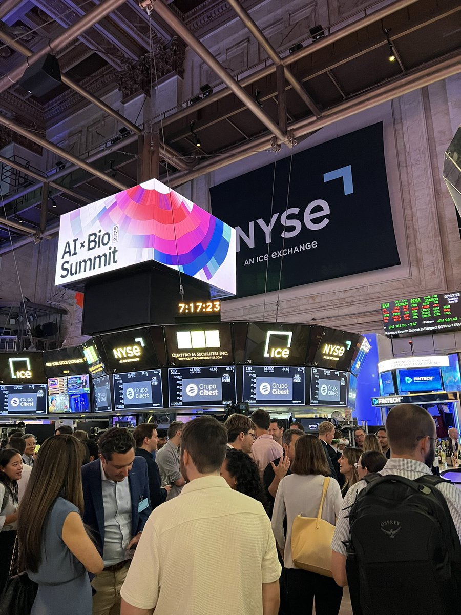 ferdisigona's tweet image. Great to see the biotech ecosystem alive and kicking at AI x Bio Summit in NYC today! @pablolubroth and the @decodingbio team also win the best venue for a conference prize 😎📈