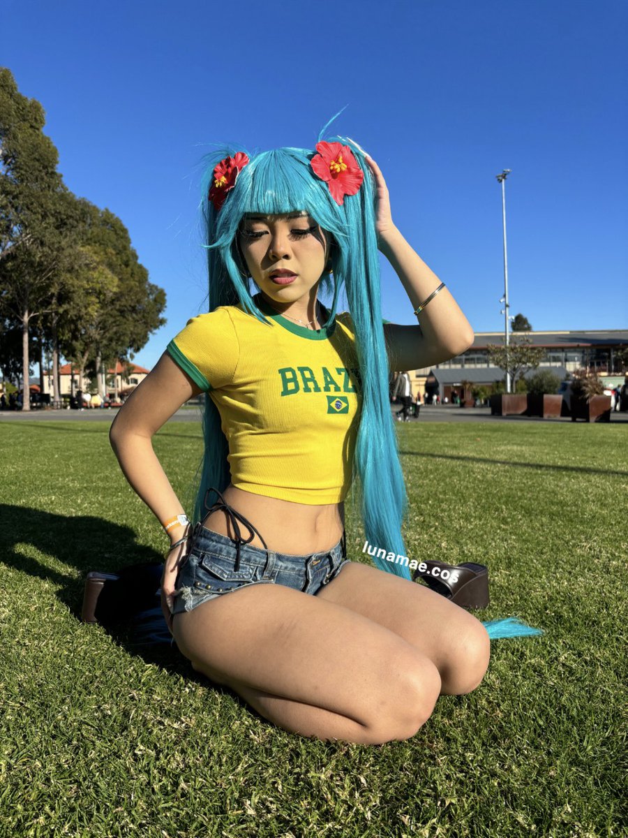 miku content on ko-fi at 6:00PM tonight!

thank you for your support 🇧🇷🩵