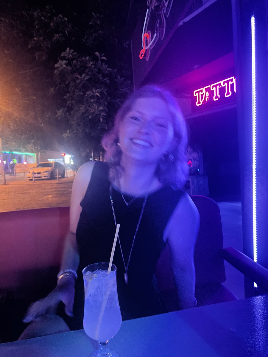 sarah ྀི tweet media