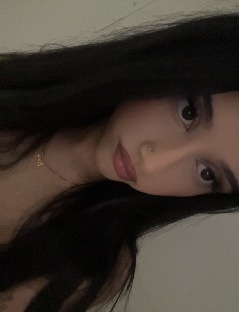 _____zoey's tweet image. 