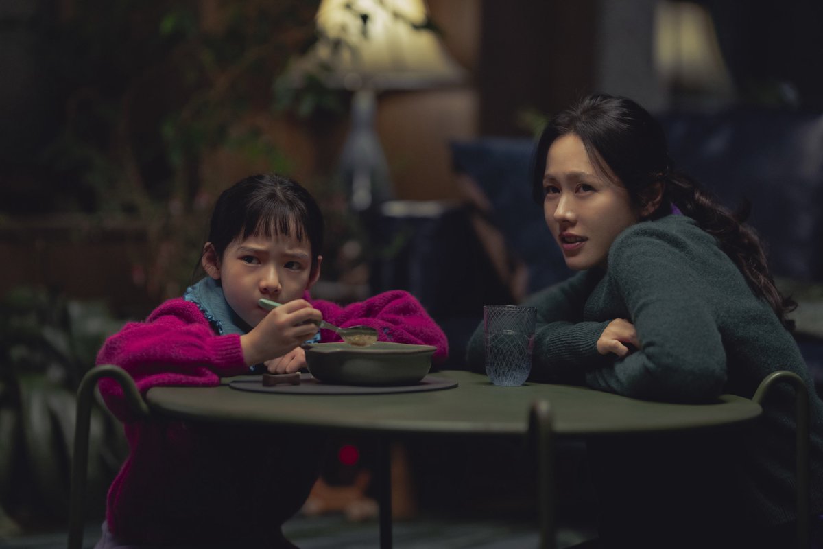 sonyejinpics's tweet image. son yejin, lee byung-hun, choi so-yul, and kim woo-seung in new still cuts of &lt;no other choice&gt; directed by park chan-wook