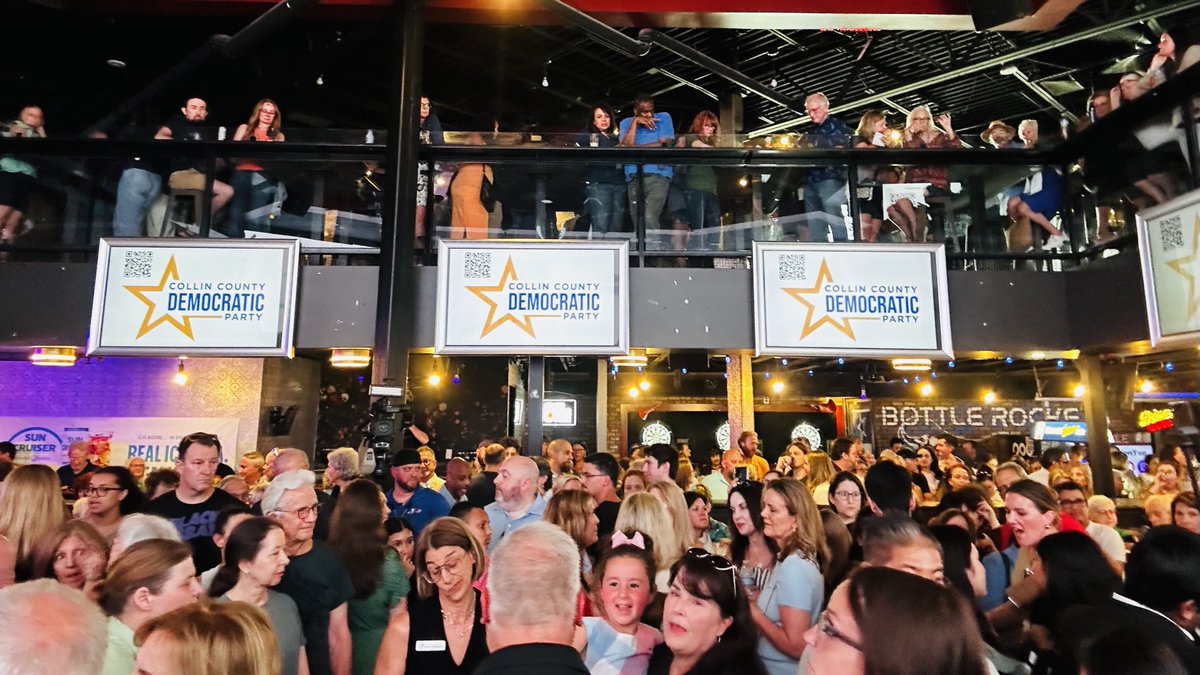 LanceASchart's tweet image. Itβs Tuesday at 6 PM. THIS venue is PACKED.
Somehow I doubt this is the level energy that will be at the βlimited to 60 constituentsβ KKoffee With Keith β¦@RepKeithSelfβ© #TX03 βtown hallβ this weekendβ¦