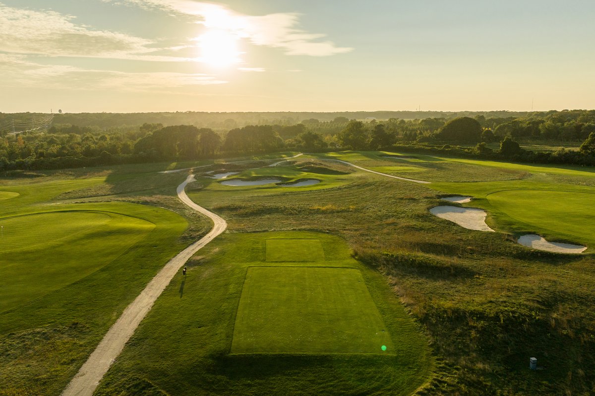 MGA1897's tweet image. Amagansett Golf Club in the Hamptons had the good fortune to hire an unknown designer named Gil Hanse in 2000, and the relationship is still paying dividends.
Full Story: hubs.la/Q03ykPRP0