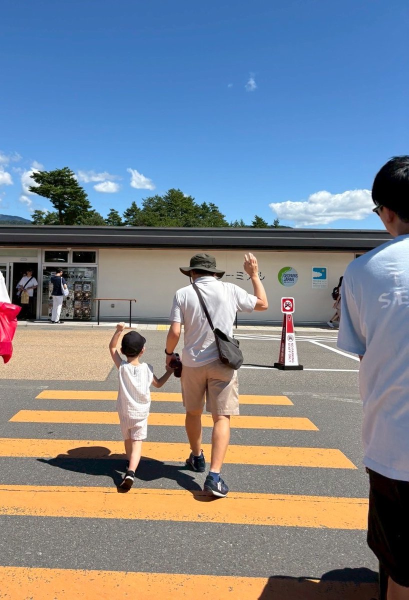 福井のまちは恐竜だらけ
連休の恐竜博物館🦕はすごい混雑
実は古植物🌴を含む進化の展示もしっかりしていてすばらしい
今度、ゆっくり来たい
ちっちゃいのは、展示よりもお土産屋さんのようで😅