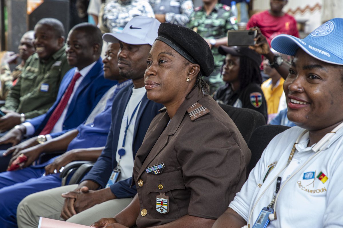 UNPeacekeeping's tweet image. For #MandelaDay2025, the prison administration & @UN_CAR held football and board game activities in prisons across #CAR 🇨🇫. These events support detainees' well-being and social reintegration. Learn more on the Nelson Mandela Rules ➡️ peacekeeping.un.org/en/behind-bars…
@UN_OROLSI
