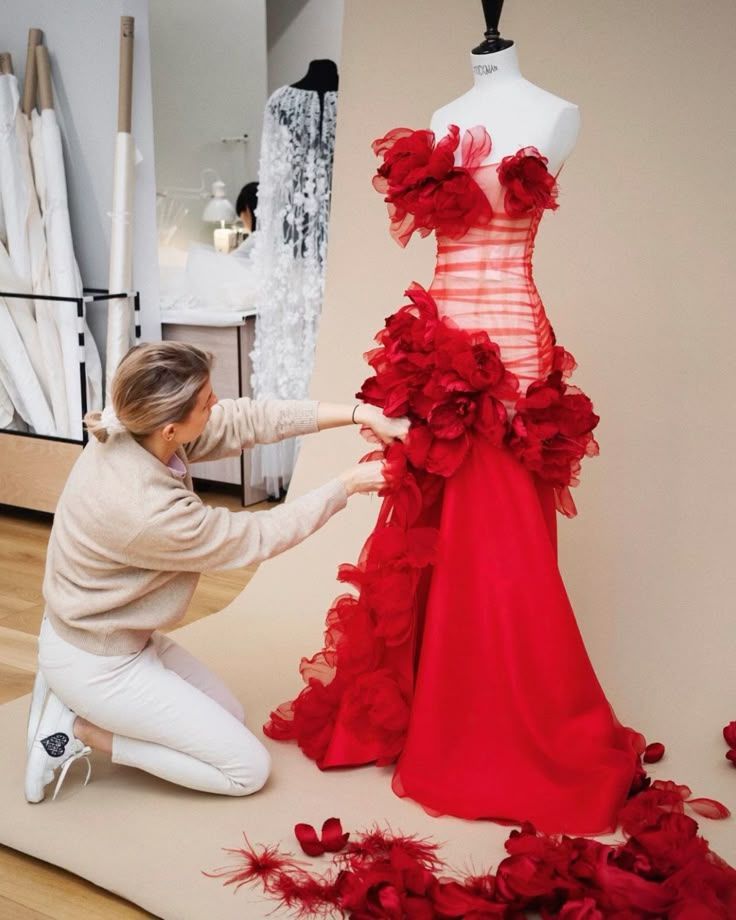 ladyblacktie's tweet image. A craftmanship that turns fabric into fantasy. 
#TrendyTuesday #DesignerSpotlight