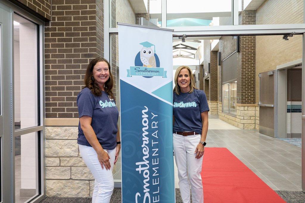 ProsperISD's tweet image. π« Welcome Home, Smothermon Elementary Staff! πβ¨
This morning, the Smothermon team began writing the first chapter of their school's storyβexploring classrooms and walking the halls! Just three more weeks until the first day for our Smothermon Storytellers! ππ