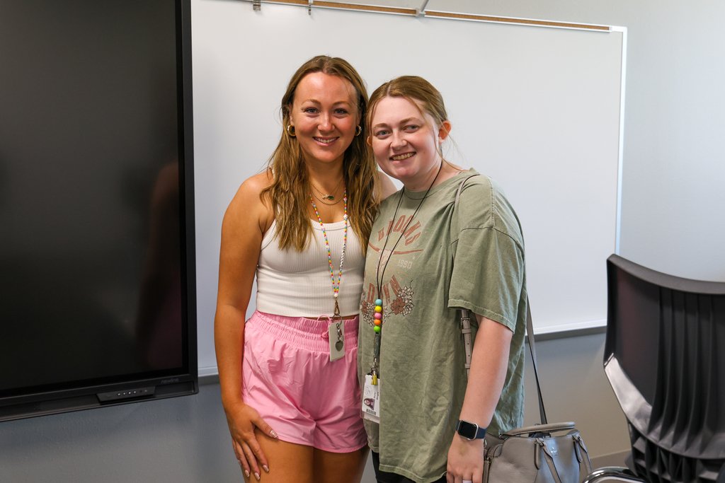 ProsperISD's tweet image. π« Welcome Home, Smothermon Elementary Staff! πβ¨
This morning, the Smothermon team began writing the first chapter of their school's storyβexploring classrooms and walking the halls! Just three more weeks until the first day for our Smothermon Storytellers! ππ