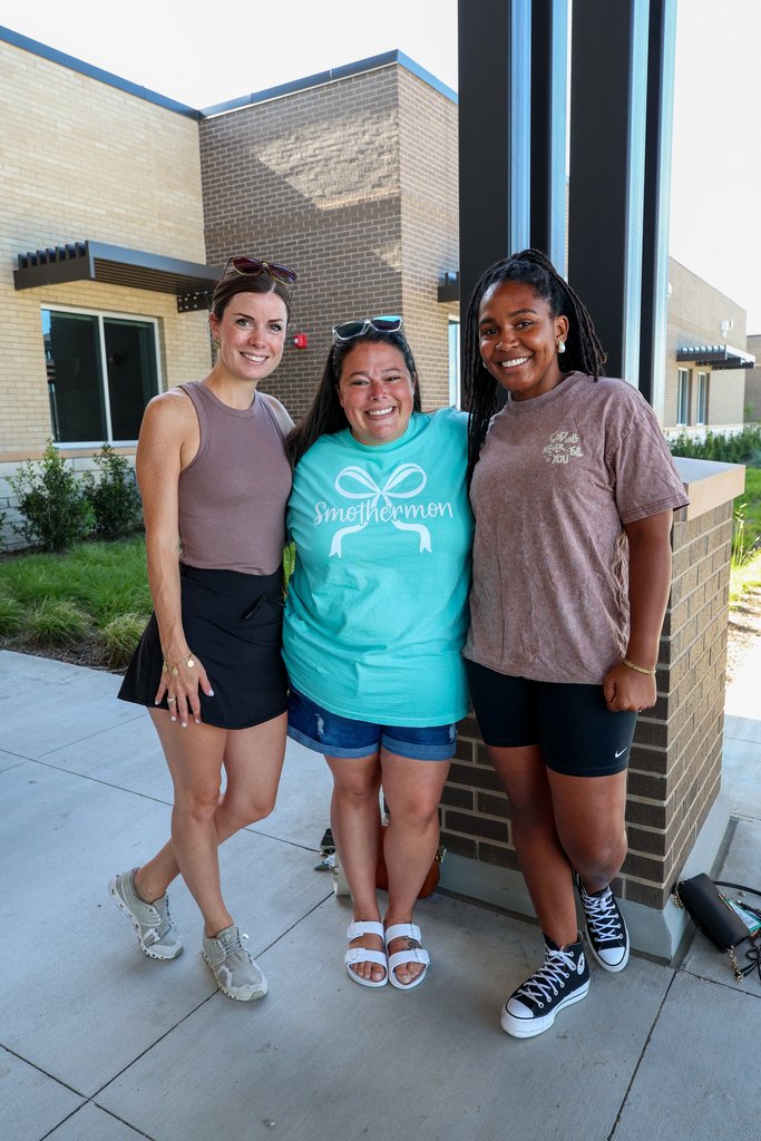 ProsperISD's tweet image. π« Welcome Home, Smothermon Elementary Staff! πβ¨
This morning, the Smothermon team began writing the first chapter of their school's storyβexploring classrooms and walking the halls! Just three more weeks until the first day for our Smothermon Storytellers! ππ