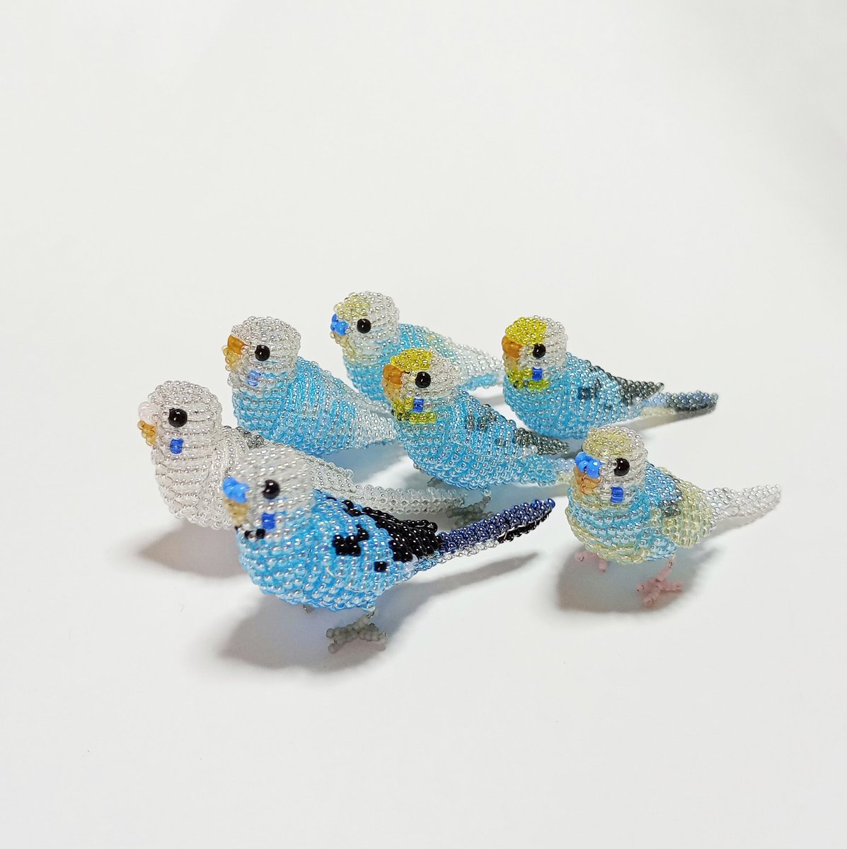 beaded_bird's tweet image. 涼しい色のセキセイ達♪
#セキセイインコ #インコ #小鳥 #シードビーズ #ハンドメイド #minne