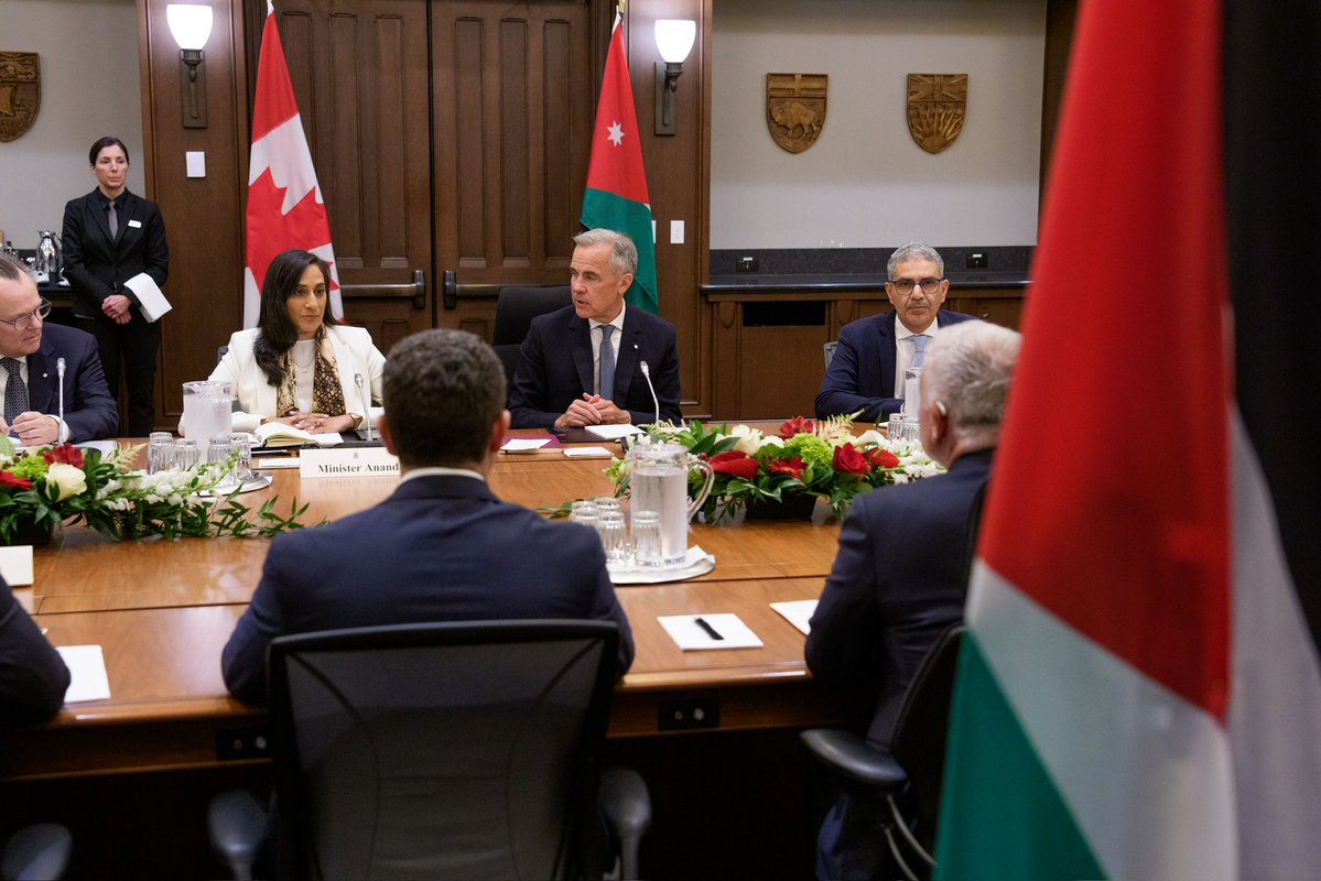 AnitaAnandMP's tweet image. Yesterday, I joined the Prime Minister @MarkJCarney to welcome His Majesty King Abdullah II to Ottawa.
Canada and Jordan have a strong relationship rooted in shared priorities - from regional peace and security to economic ties and defence cooperation. We agreed to strengthen…