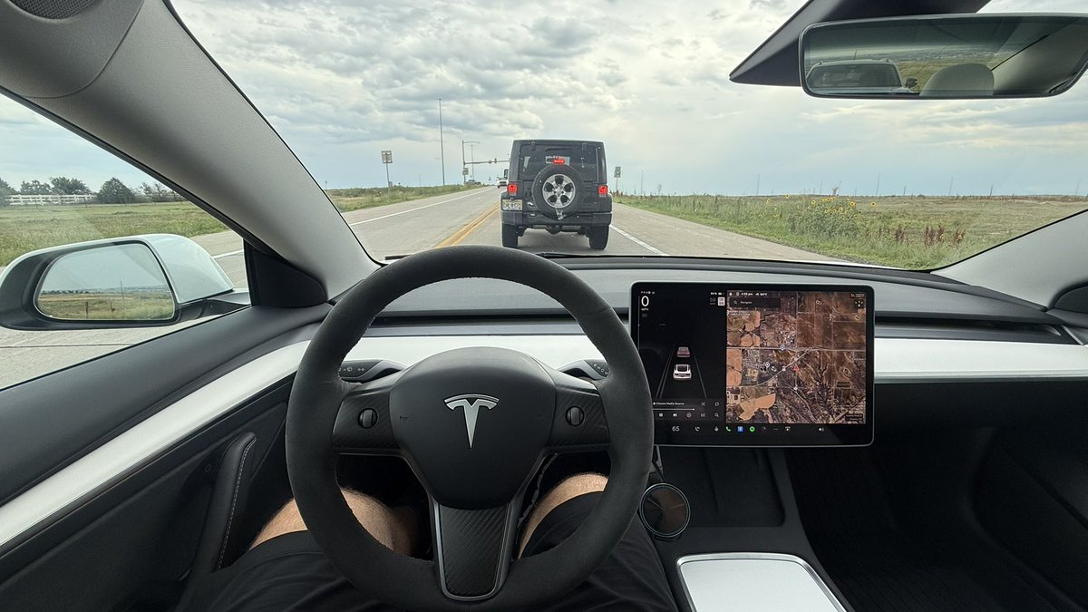 OutofSpecDetail's tweet image. First time back in a Legacy 3P since I got my Highland. I LOVE my new car, but there is something that just feels like home in the “old” Model 3.
I love the seats, seating position that gets you nice & low, the steering wheel is absolute perfection, & the sound system is 👌