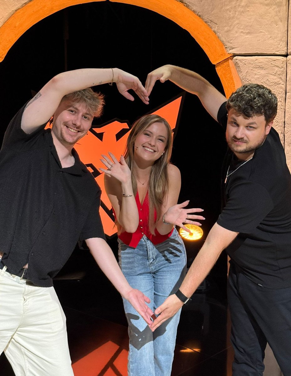FastAnne_'s tweet image. That's a wrap on stage 1 of EML!
Truly enjoyed hosting this stage and working all the desks with @Alphama_R6 and @FreshOnDesk
We had a lot of laughs, banter and great storylines
It's gone by so quick, but I loved every second of it 😊🥰