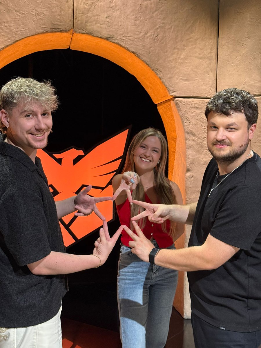 FastAnne_'s tweet image. That's a wrap on stage 1 of EML!
Truly enjoyed hosting this stage and working all the desks with @Alphama_R6 and @FreshOnDesk
We had a lot of laughs, banter and great storylines
It's gone by so quick, but I loved every second of it 😊🥰