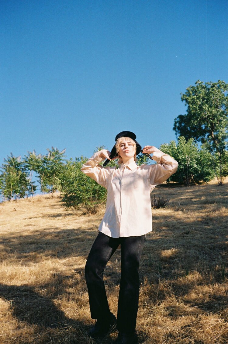 dailysoapy's tweet image. Outtakes of Sophie Thatcher for Reserved Magazine, 2022