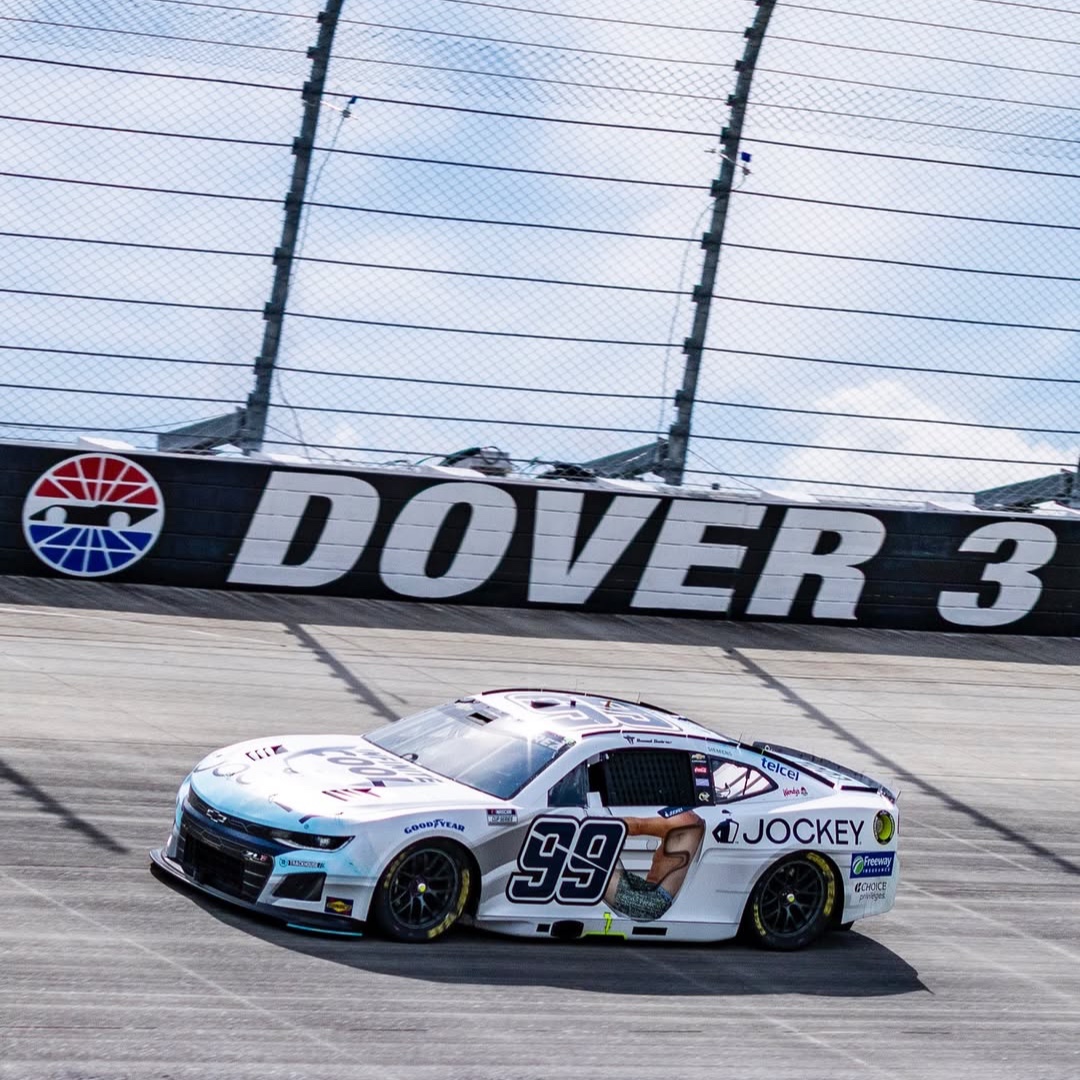 NASCARMexico_'s tweet image. 🔥 @Daniel_SuarezG en el Dover International Speedway, una de las pistas favoritas del piloto mexicano. 🛞 🇲🇽
📸 Daniel Suárez IG
#NASCARMexico #NASCARMexicoCity