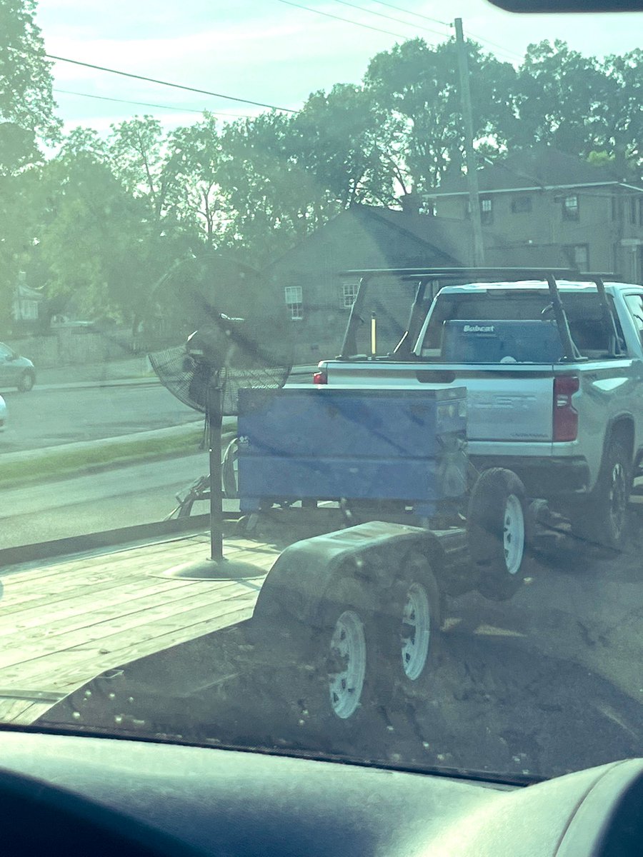 KEYSEMUSIC's tweet image. Can someone smarter than me explain what the purpose of a permanent fan nailed to the middle of a car trailer’s purpose is or?