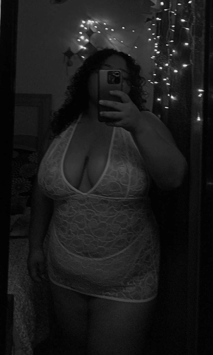 Ed22081's tweet photo. Estoy de regresoooo🔥😈
#OnlyFans #lencería #lingerie https://t.co/9Uj7rRTRFK