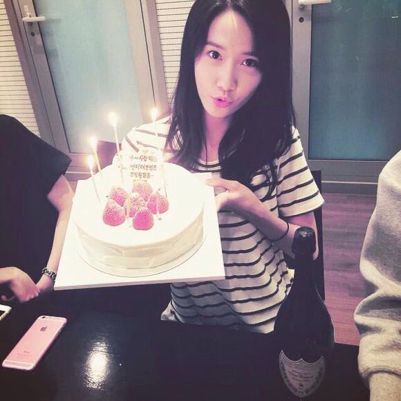 hyeppyoons's tweet image. happiest birthday to my favorite fellow leo π hope you have a GREAT DAYYY and have an even greater year ahead of you π₯Ί love you sooo much and please endure med school ππ€ @yoonuas