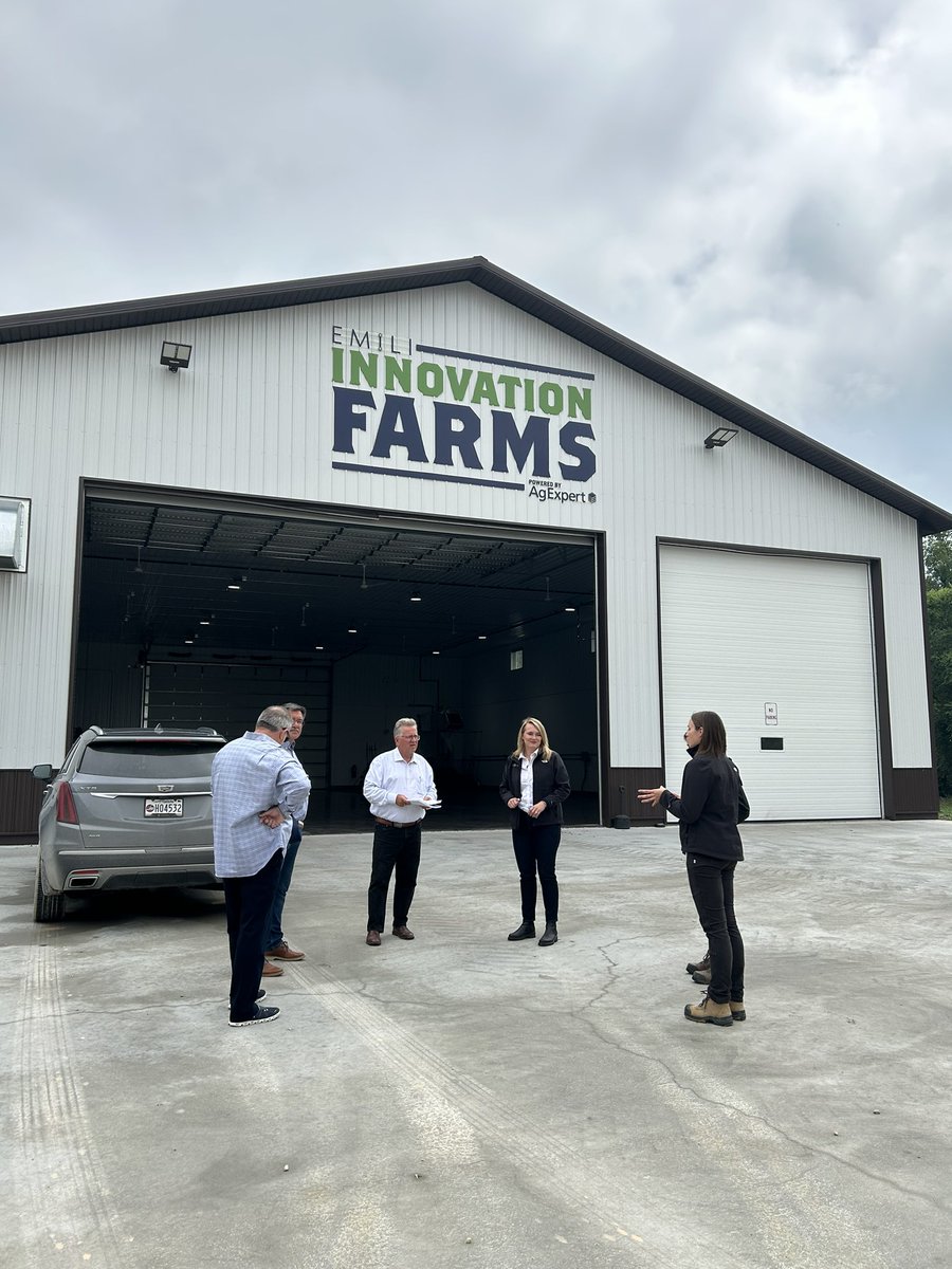 SenatorRobBlack's tweet image. Yesterday, it was great to visit Innovation Farms with the @EMILICanada team to learn about some of their current projects that are supporting farmer-centric innovations and advancing sustainable technologies in ag! Thanks again for having us! #AgricultureAndRuralMatters…
