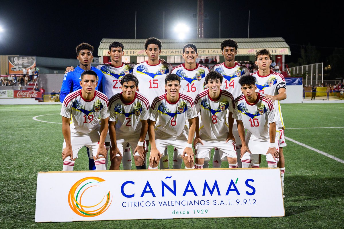 Cotif's tweet photo. 𝗨𝗻 𝗵𝗲𝗿𝗼𝗶𝗰𝗼 𝗔𝗹𝗯𝗼𝗿𝗮𝘆𝗮 𝗨𝗗 𝗲𝗹𝗶𝗺𝗶𝗻𝗮 𝗮 𝗩𝗲𝗻𝗲𝘇𝘂𝗲𝗹𝗮 𝘆 𝗮𝗯𝗿𝗮𝘇𝗮 𝗹𝗮𝘀 𝘀𝗲𝗺𝗶𝗳𝗶𝗻𝗮𝗹𝗲𝘀 𝗱𝗲𝗹 𝗖𝗢𝗧𝗜𝗙 (𝟭-𝟬)🥜🇻🇪

➕ℹ️ https://t.co/ZSbg1R93Nl https://t.co/7dyZLhbv10