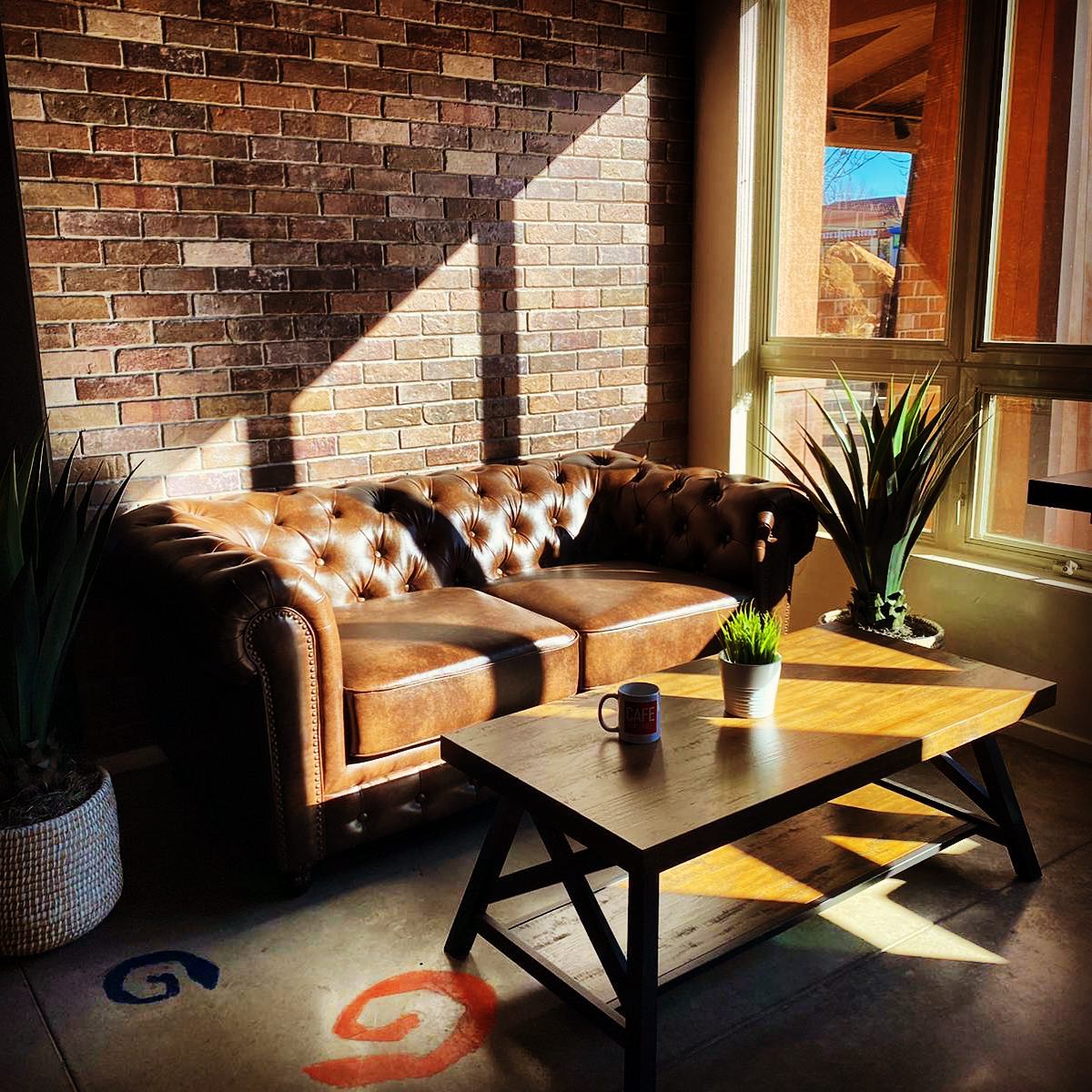 gonzoinn's tweet photo. Fresh coffee, hot breakfast, &amp; Moab vibes ☕🍳

Cafe Italiano Lounge at the Gonzo Inn is your go-to for fresh eats, great coffee, wine, beer &amp; a chill patio.

Fast Wi-Fi + friendly staff = perfection. https://t.co/DbUSMvD85D